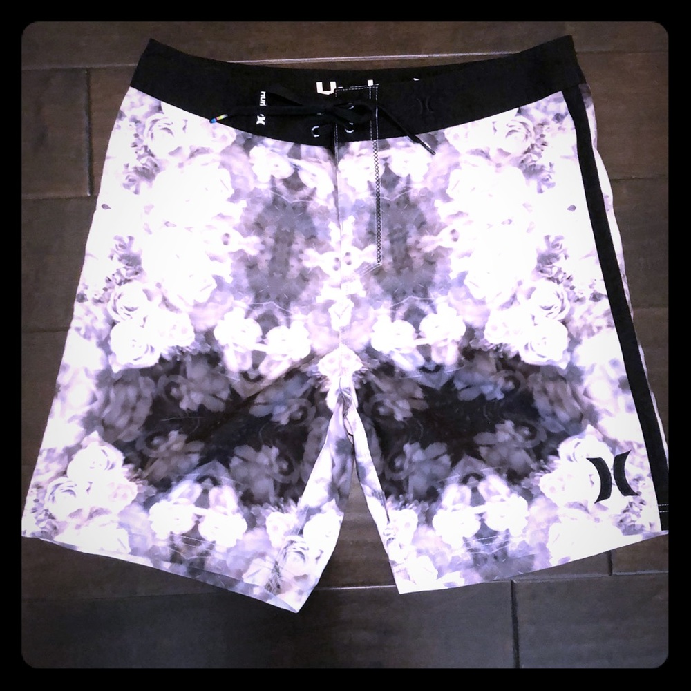 Hurley Men’s Floral boardshort